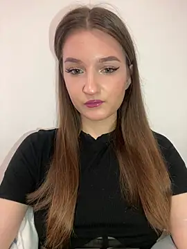 Green eyes lady online show from February 13, 2026, 10:55 am