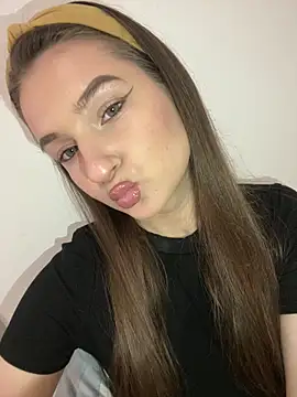 Snapshot of Green_eyes_lady chatting on May 13, 2026, 1:30 pm Green eyes lady online show from May 13, 2026, 1:30 pm
