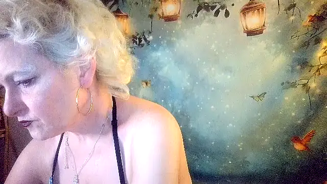 Snapshot of Blondie_the_librarian chatting on May 9, 2026, 1:11 am Blondie the librarian online show from May 9, 2026, 1:11 am
