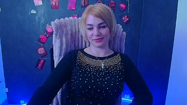Snapshot of CuttieEmma chatting on May 4, 2026, 12:01 pm CuttieEmma online show from May 4, 2026, 12:01 pm
