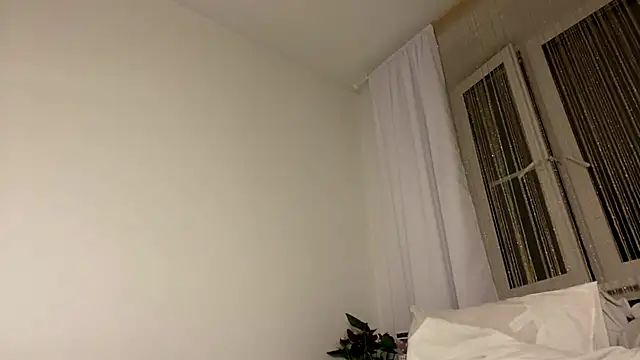 lil kittty online show from March 15, 2026, 9:43 pm