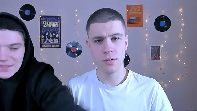 Snapshot of neo_raze chatting on February 8, 2026, 8:12 pm neo raze online show from February 8, 2026, 8:12 pm