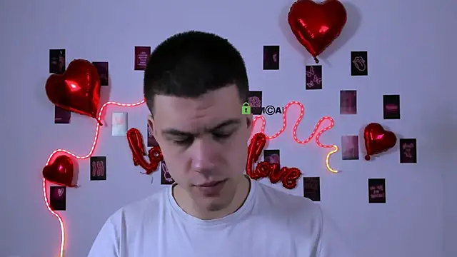 Snapshot of neo_raze chatting on February 15, 2026, 7:43 pm neo raze online show from February 15, 2026, 7:43 pm