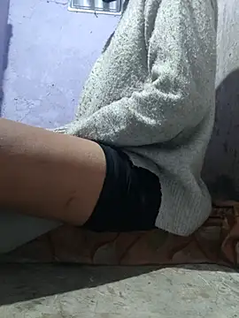 Iamtransboy online show from February 5, 2026, 9:52 pm