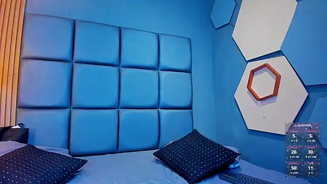 CORAL FOX online show from April 2, 2026, 5:38 am