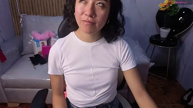 Snapshot of Lynn_turner chatting on February 19, 2026, 1:07 pm Lynn turner online show from February 19, 2026, 1:07 pm