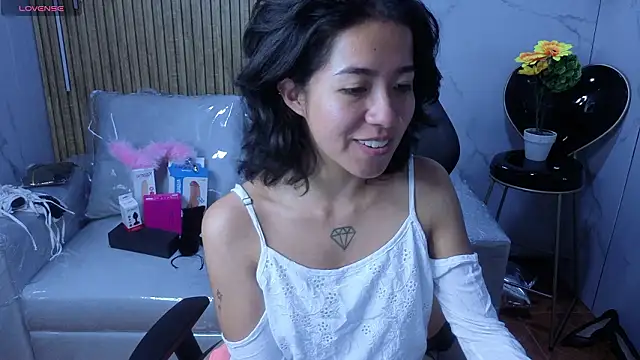 Snapshot of Lynn_turner chatting on February 21, 2026, 8:21 pm Lynn turner online show from February 21, 2026, 8:21 pm