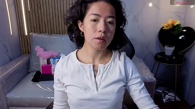 Snapshot of Lynn_turner chatting on February 28, 2026, 1:01 pm Lynn turner online show from February 28, 2026, 1:01 pm