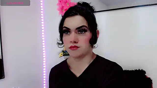 Snapshot of NathalialLooes chatting on February 3, 2026, 2:53 am NathalialLooes online show from February 3, 2026, 2:53 am