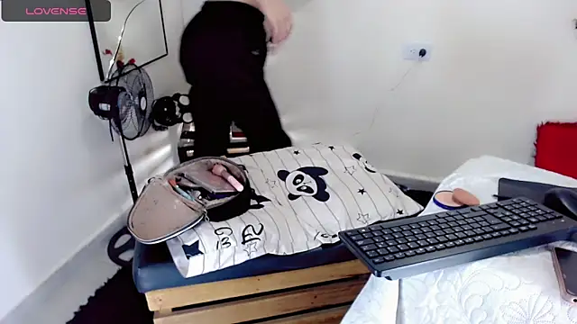 Snapshot of NathalialLooes chatting on March 3, 2026, 5:35 am NathalialLooes online show from March 3, 2026, 5:35 am