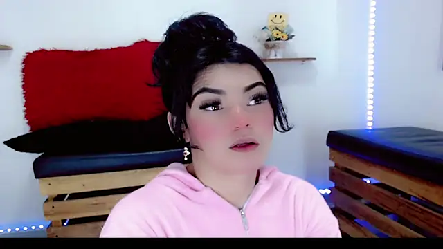 Snapshot of NathalialLooes chatting on March 16, 2026, 4:18 am NathalialLooes online show from March 16, 2026, 4:18 am