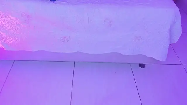 KarelyMitchel online show from April 1, 2026, 12:28 pm