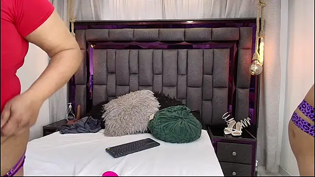 Snapshot of Karina_Mendoza chatting on March 8, 2026, 6:55 pm Karina Mendoza online show from March 8, 2026, 6:55 pm