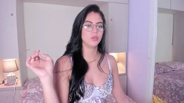 Snapshot of GabbyOwenn chatting on February 5, 2026, 12:10 pm GabbyOwenn online show from February 5, 2026, 12:10 pm