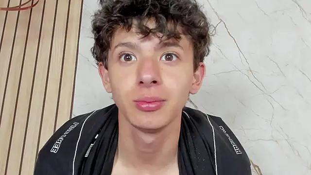 Snapshot of David_Roy_ chatting on February 14, 2026, 1:19 pm David Roy online show from February 14, 2026, 1:19 pm