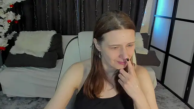 Snapshot of Kathrine_Meyer chatting on April 7, 2026, 2:12 am Kathrine Meyer online show from April 7, 2026, 2:12 am