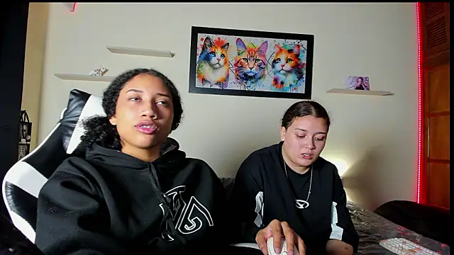 Snapshot of meredit_cris23 chatting on February 15, 2026, 12:47 pm meredit cris23 online show from February 15, 2026, 12:47 pm