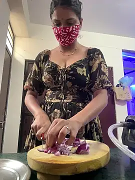 kavyababy00 online show from February 18, 2026, 6:20 am