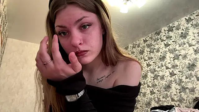 Snapshot of JackiStrum chatting on April 15, 2026, 8:10 am JackiStrum online show from April 15, 2026, 8:10 am