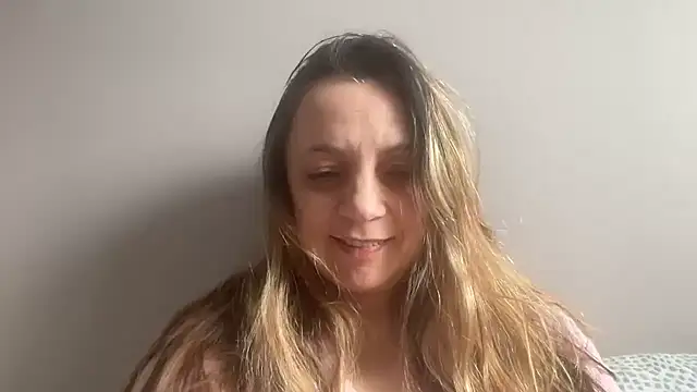 ShyFlameLive online show from May 2, 2026, 12:32 pm