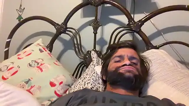 Snapshot of TrndSettr chatting on May 19, 2026, 2:07 am TrndSettr online show from May 19, 2026, 2:07 am