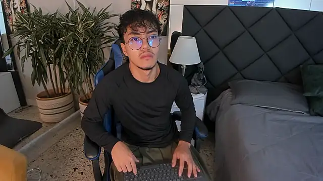 kai storn online show from March 7, 2026, 11:18 am