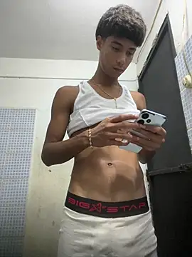 Snapshot of Adan21_cm chatting on June 7, 2026, 5:33 am Adan21 cm online show from June 7, 2026, 5:33 am
