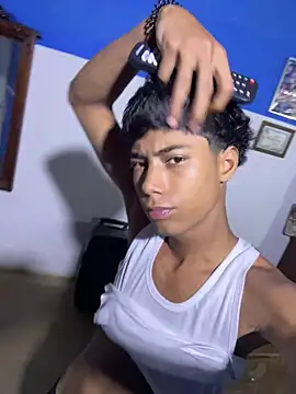 Snapshot of Adan21_cm chatting on July 16, 2026, 4:07 am Adan21 cm online show from July 16, 2026, 4:07 am