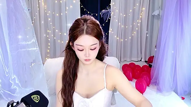 Snapshot of Dancer_Lucky-Nini chatting on February 22, 2026, 12:01 am Dancer Lucky-Nini online show from February 22, 2026, 12:01 am