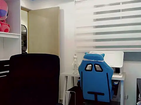 duvisex19 online show from February 14, 2026, 12:40 am