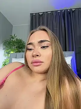 Snapshot of MonicaWestt chatting on May 15, 2026, 7:04 am MonicaWestt online show from May 15, 2026, 7:04 am