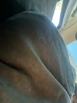 makemestayhard online show from March 27, 2026, 3:23 pm