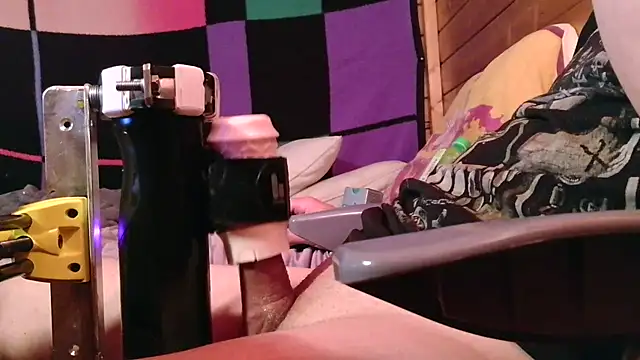 Snapshot of 2_4_YOU chatting on April 9, 2026, 5:29 pm 2 4 YOU online show from April 9, 2026, 5:29 pm