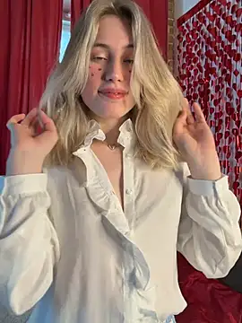 Snapshot of LovelyMiu chatting on February 14, 2026, 10:12 am LovelyMiu online show from February 14, 2026, 10:12 am