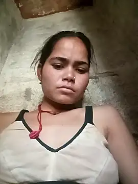 Snapshot of Sunali_Bendre chatting on April 28, 2026, 5:01 am Sunali Bendre online show from April 28, 2026, 5:01 am