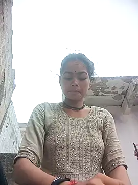 Snapshot of Sunali_Bendre chatting on July 22, 2026, 2:36 am Sunali Bendre online show from July 22, 2026, 2:36 am