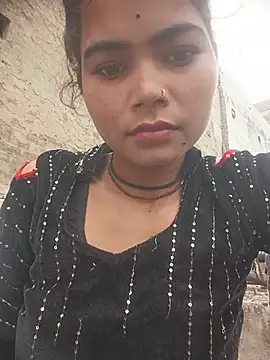 Snapshot of Sunali_Bendre chatting on July 26, 2026, 1:58 am Sunali Bendre online show from July 26, 2026, 1:58 am