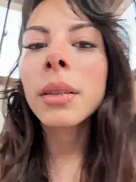 Isalove99 online show from April 7, 2026, 1:22 pm