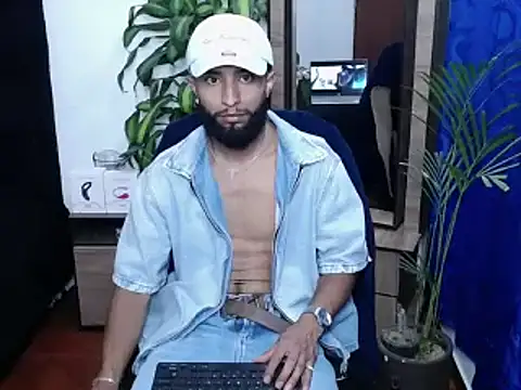  noahdiaz online show from February 17, 2026, 5:59 am