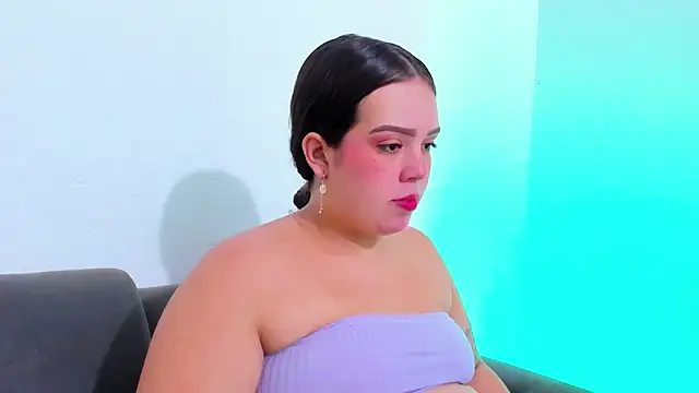 Snapshot of Emely_pregnantt chatting on March 11, 2026, 8:09 am Emely pregnantt online show from March 11, 2026, 8:09 am