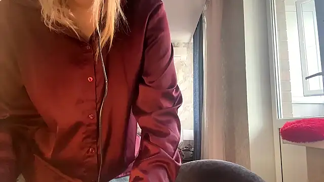 LadyFoxLove online show from February 20, 2026, 11:43 am