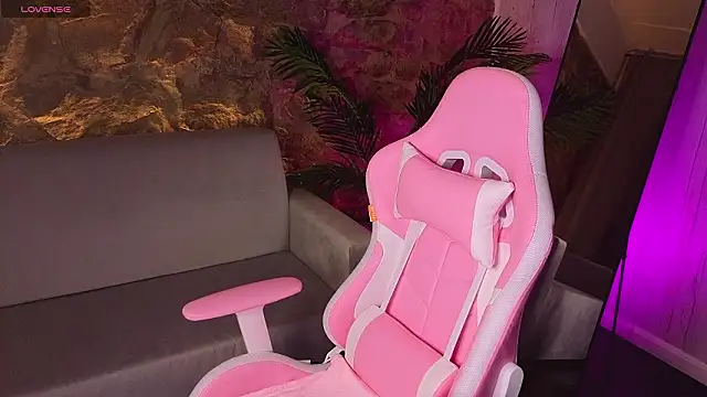 Candy Lir online show from February 14, 2026, 9:06 am