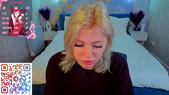 Kate Krose online show from May 15, 2026, 1:12 am