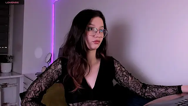 Snapshot of miabellee_ chatting on February 4, 2026, 11:09 pm miabellee online show from February 4, 2026, 11:09 pm