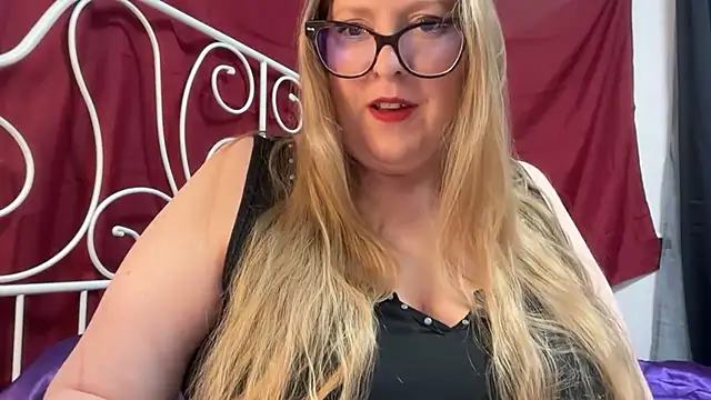 Snapshot of MissCharlotteXx chatting on April 10, 2026, 1:49 pm MissCharlotteXx online show from April 10, 2026, 1:49 pm