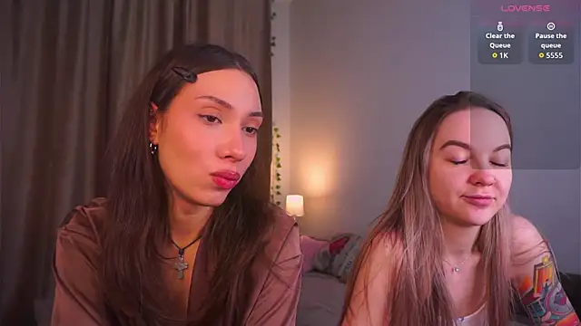 AricaPetties online show from April 6, 2026, 10:38 am