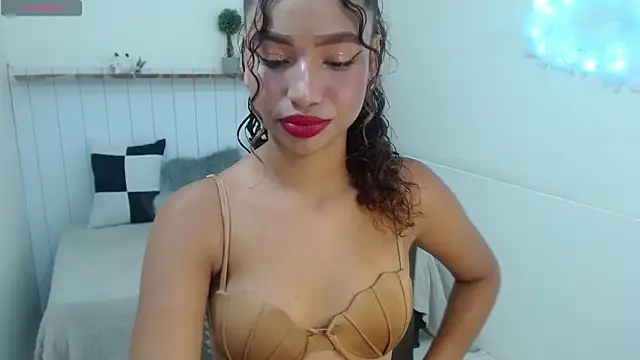 Mona Mistic online show from April 10, 2026, 2:17 am