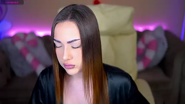 OliviaMoore  online show from February 3, 2026, 1:38 pm