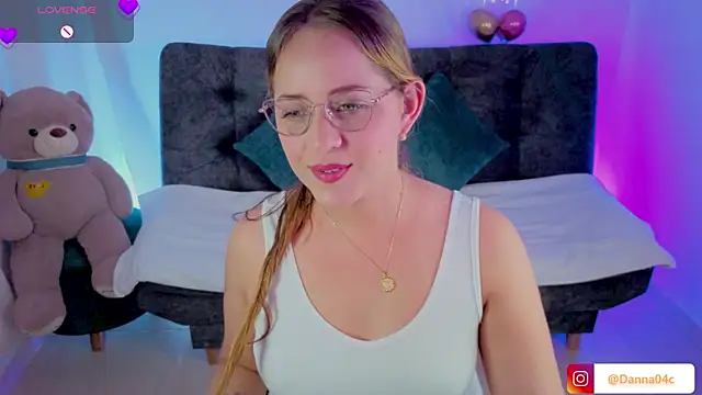 Snapshot of DannaCouper_ chatting on April 11, 2026, 6:56 pm DannaCouper online show from April 11, 2026, 6:56 pm