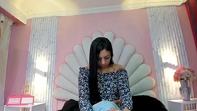 Kateemos online show from March 5, 2026, 2:02 pm